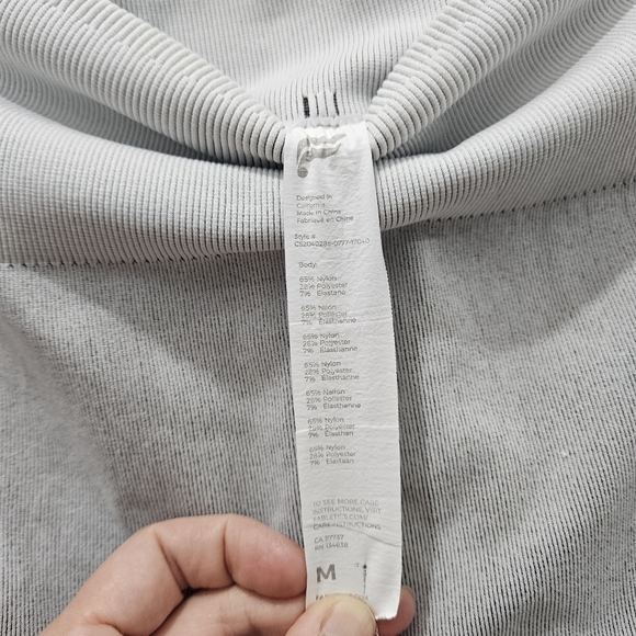 Fabletics High Waisted Seamless Star Capri Leggings Size Medium - Picture 4 of 9